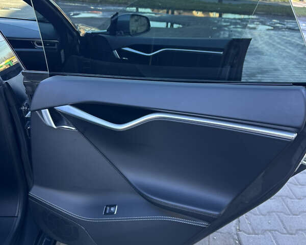 Сірий Тесла Модель С, об'ємом двигуна 0 л та пробігом 135 тис. км за 19999 $, фото 7 на Automoto.ua