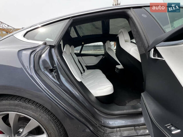 Серый Тесла Модель С, объемом двигателя 0 л и пробегом 97 тыс. км за 17499 $, фото 84 на Automoto.ua
