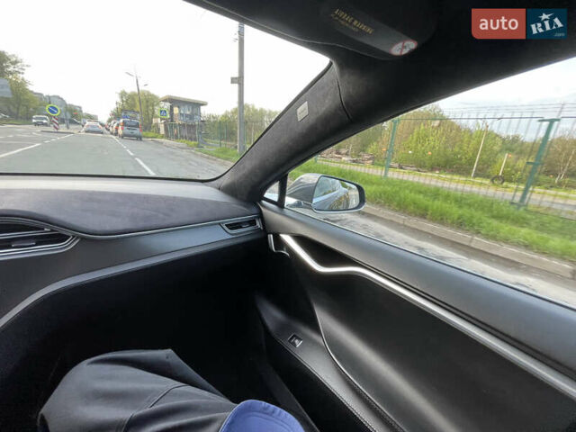 Тесла Модель С 2017 у Хмельницькому на Automoto.ua Сірий Тесла Модель С, об'ємом двигуна 0 л та пробігом 92 тис. км за 25888 $, фото 28 на Automoto.ua