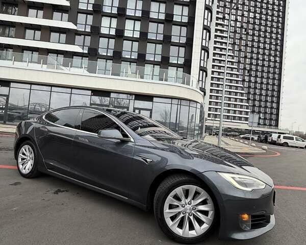 Серый Тесла Модель С, объемом двигателя 0 л и пробегом 220 тыс. км за 18200 $, фото 5 на Automoto.ua