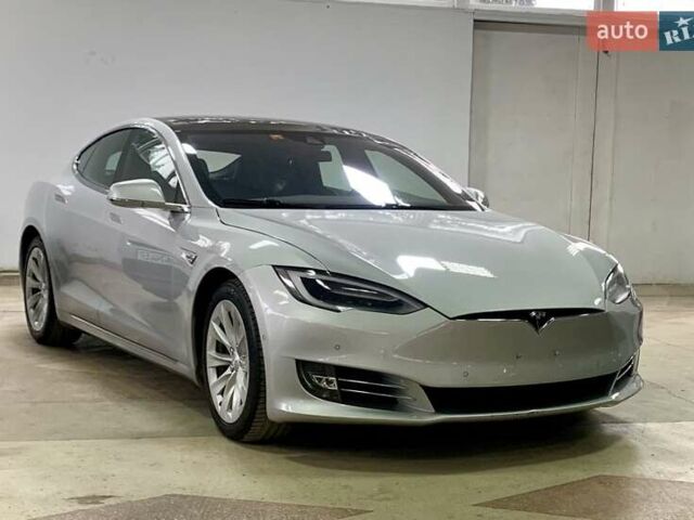 Сірий Тесла Модель С, об'ємом двигуна 0 л та пробігом 160 тис. км за 20790 $, фото 10 на Automoto.ua