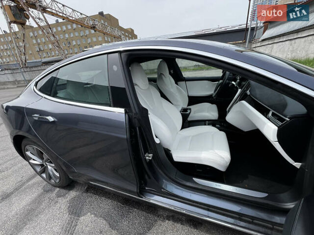 Серый Тесла Модель С, объемом двигателя 0 л и пробегом 97 тыс. км за 17499 $, фото 96 на Automoto.ua