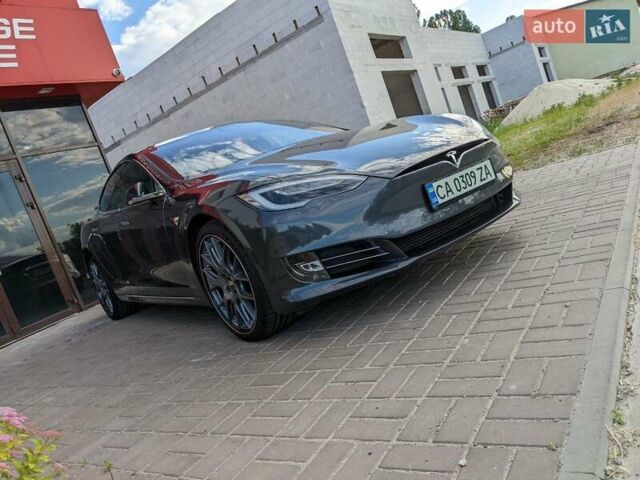 Серый Тесла Модель С, объемом двигателя 0 л и пробегом 74 тыс. км за 59000 $, фото 3 на Automoto.ua