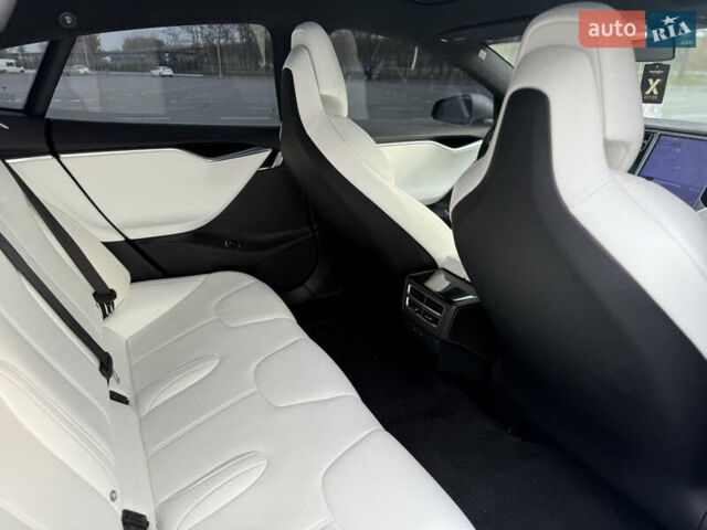 Серый Тесла Модель С, объемом двигателя 0 л и пробегом 141 тыс. км за 18350 $, фото 28 на Automoto.ua