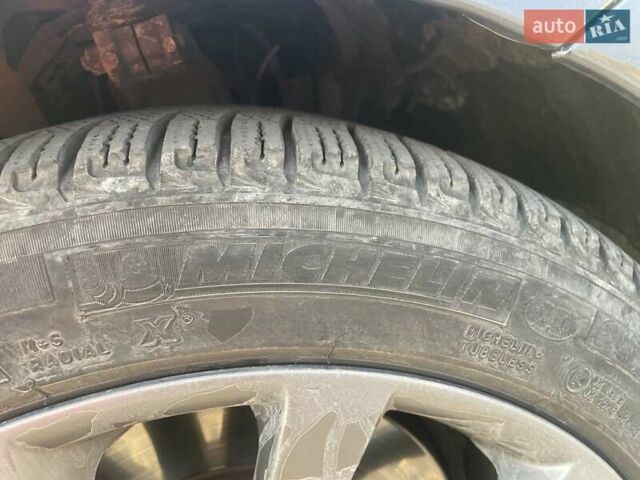 Серый Тесла Модель С, объемом двигателя 0 л и пробегом 99 тыс. км за 18000 $, фото 3 на Automoto.ua