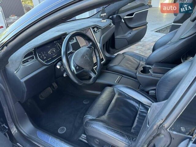 Серый Тесла Модель С, объемом двигателя 0 л и пробегом 58 тыс. км за 17000 $, фото 6 на Automoto.ua