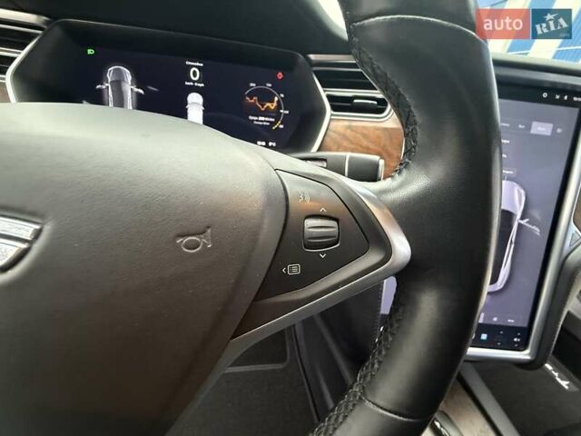 Серый Тесла Модель С, объемом двигателя 0 л и пробегом 111 тыс. км за 20500 $, фото 69 на Automoto.ua