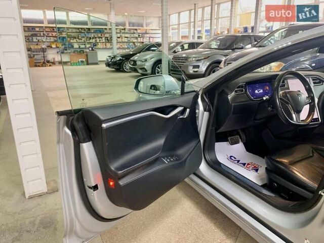 Сірий Тесла Модель С, об'ємом двигуна 0 л та пробігом 160 тис. км за 20790 $, фото 23 на Automoto.ua