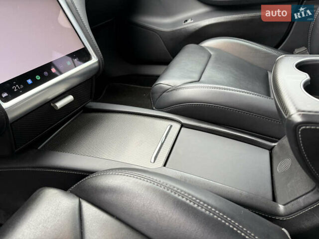 Серый Тесла Модель С, объемом двигателя 0 л и пробегом 128 тыс. км за 18300 $, фото 15 на Automoto.ua