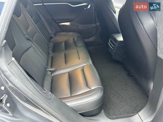 Серый Тесла Модель С, объемом двигателя 0 л и пробегом 111 тыс. км за 20500 $, фото 50 на Automoto.ua