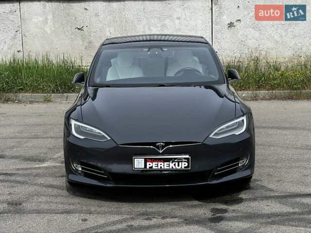 Серый Тесла Модель С, объемом двигателя 0 л и пробегом 97 тыс. км за 17499 $, фото 5 на Automoto.ua
