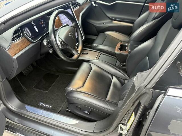 Серый Тесла Модель С, объемом двигателя 0 л и пробегом 111 тыс. км за 20500 $, фото 44 на Automoto.ua