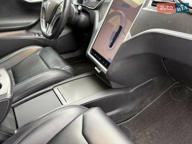 Серый Тесла Модель С, объемом двигателя 0 л и пробегом 128 тыс. км за 18300 $, фото 18 на Automoto.ua