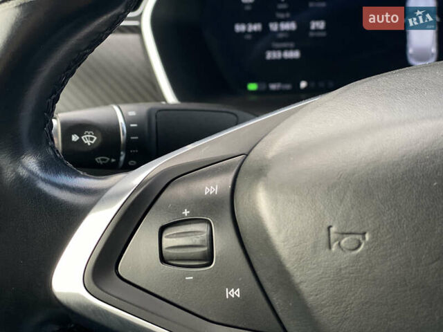 Серый Тесла Модель С, объемом двигателя 0 л и пробегом 233 тыс. км за 16800 $, фото 59 на Automoto.ua