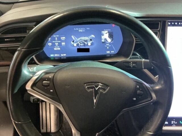 Тесла Модель С 2017 в Киеве на Automoto.ua Серый Тесла Модель С, объемом двигателя 0 л и пробегом 108 тыс. км за 17300 $, фото 6 на Automoto.ua