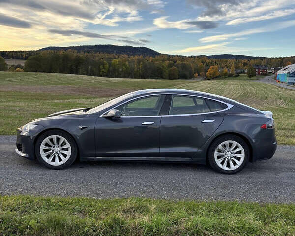 Серый Тесла Модель С, объемом двигателя 0 л и пробегом 161 тыс. км за 16700 $, фото 58 на Automoto.ua