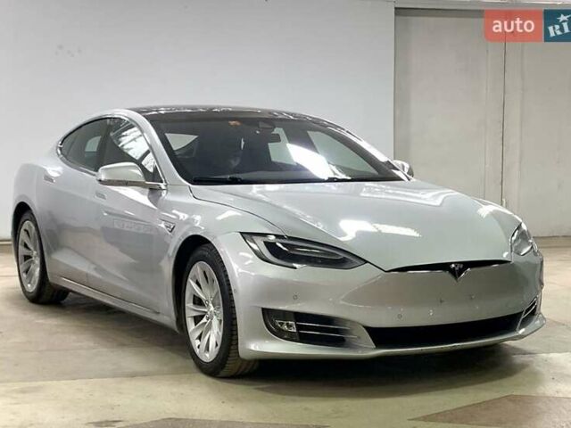 Сірий Тесла Модель С, об'ємом двигуна 0 л та пробігом 160 тис. км за 20790 $, фото 15 на Automoto.ua