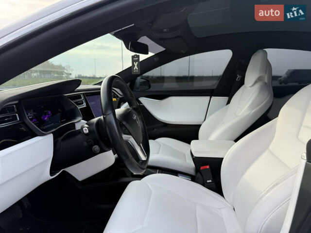 Серый Тесла Модель С, объемом двигателя 0 л и пробегом 141 тыс. км за 18350 $, фото 22 на Automoto.ua