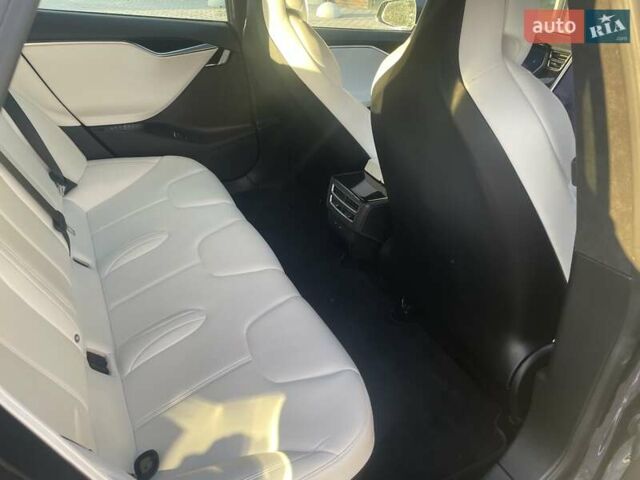 Тесла Модель С 2017 у Тернополі на Automoto.ua Сірий Тесла Модель С, об'ємом двигуна 0 л та пробігом 99 тис. км за 20000 $, фото 6 на Automoto.ua