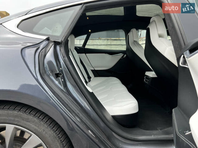 Серый Тесла Модель С, объемом двигателя 0 л и пробегом 97 тыс. км за 17499 $, фото 80 на Automoto.ua