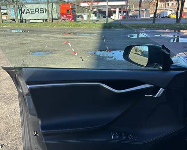 Сірий Тесла Модель С, об'ємом двигуна 0 л та пробігом 135 тис. км за 19999 $, фото 4 на Automoto.ua