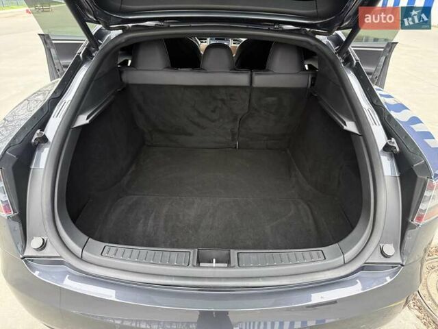 Серый Тесла Модель С, объемом двигателя 0 л и пробегом 111 тыс. км за 20500 $, фото 70 на Automoto.ua