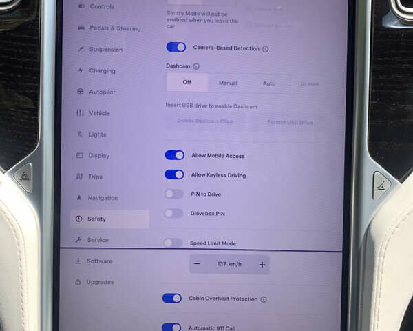 Сірий Тесла Модель С, об'ємом двигуна 0 л та пробігом 215 тис. км за 26000 $, фото 84 на Automoto.ua