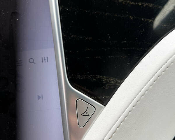 Серый Тесла Модель С, объемом двигателя 0 л и пробегом 97 тыс. км за 17499 $, фото 47 на Automoto.ua