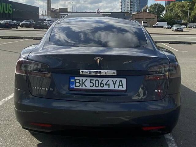 Серый Тесла Модель С, объемом двигателя 0 л и пробегом 116 тыс. км за 17000 $, фото 3 на Automoto.ua