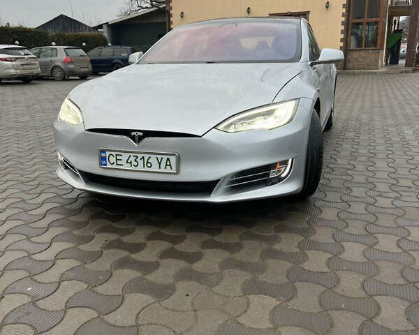 Серый Тесла Модель С, объемом двигателя 0 л и пробегом 110 тыс. км за 16900 $, фото 1 на Automoto.ua