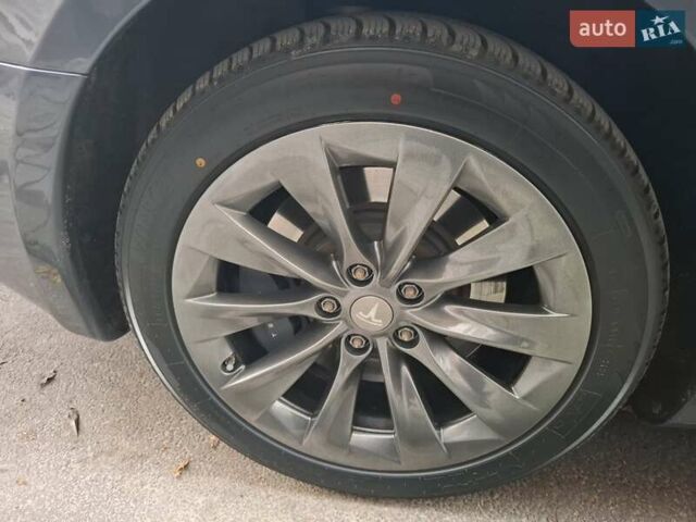 Серый Тесла Модель С, объемом двигателя 0 л и пробегом 202 тыс. км за 23000 $, фото 4 на Automoto.ua