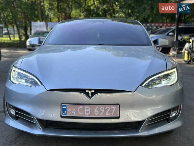 Серый Тесла Модель С, объемом двигателя 0 л и пробегом 140 тыс. км за 21700 $, фото 2 на Automoto.ua