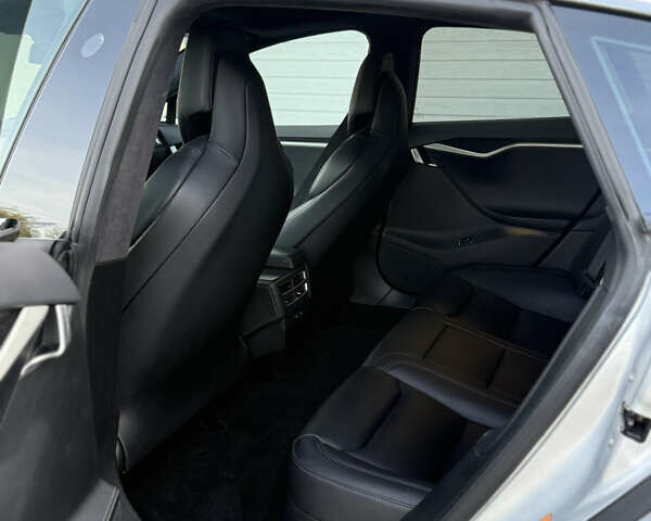 Серый Тесла Модель С, объемом двигателя 0 л и пробегом 132 тыс. км за 17200 $, фото 10 на Automoto.ua