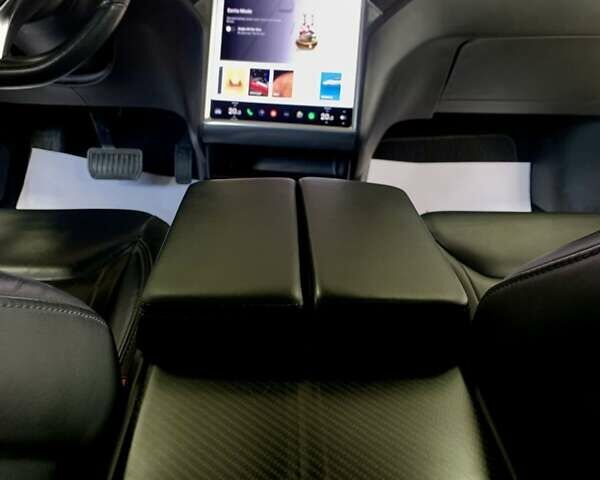 Сірий Тесла Модель С, об'ємом двигуна 0 л та пробігом 160 тис. км за 20790 $, фото 46 на Automoto.ua