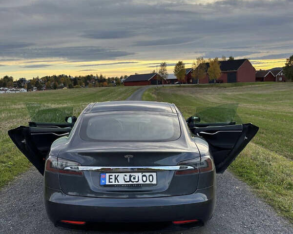 Серый Тесла Модель С, объемом двигателя 0 л и пробегом 161 тыс. км за 16700 $, фото 57 на Automoto.ua