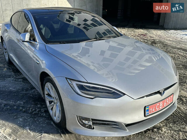 Серый Тесла Модель С, объемом двигателя 0 л и пробегом 130 тыс. км за 21500 $, фото 9 на Automoto.ua