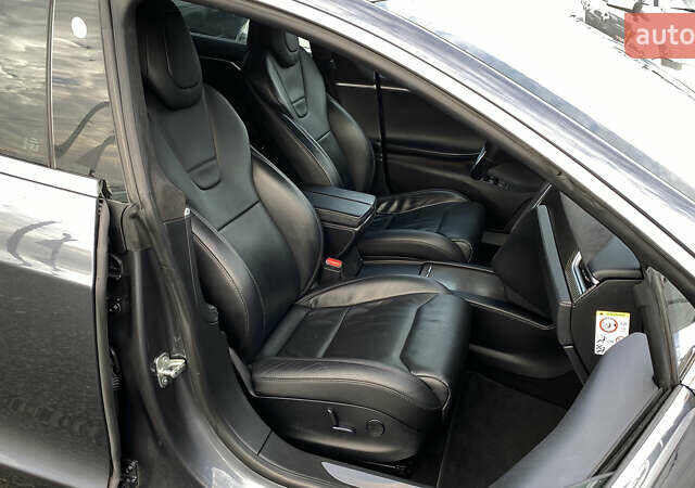 Серый Тесла Модель С, объемом двигателя 0 л и пробегом 233 тыс. км за 16800 $, фото 58 на Automoto.ua