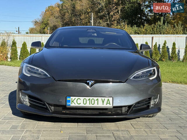 Тесла Модель С 2017 у Луцьку на Automoto.ua Сірий Тесла Модель С, об'ємом двигуна 0 л та пробігом 164 тис. км за 22111 $, фото 3 на Automoto.ua