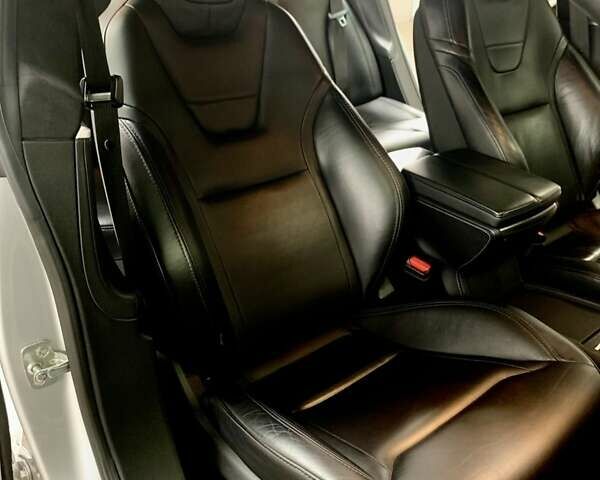 Сірий Тесла Модель С, об'ємом двигуна 0 л та пробігом 160 тис. км за 20790 $, фото 32 на Automoto.ua