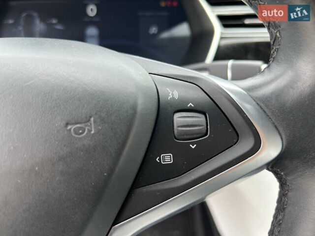 Серый Тесла Модель С, объемом двигателя 0 л и пробегом 97 тыс. км за 17499 $, фото 40 на Automoto.ua