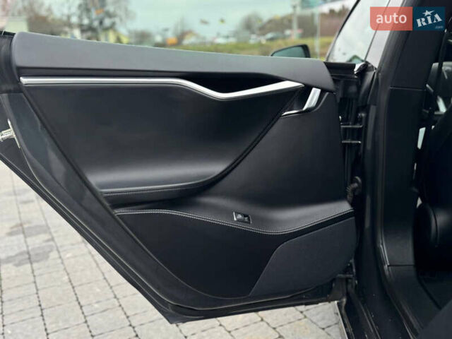 Серый Тесла Модель С, объемом двигателя 0 л и пробегом 161 тыс. км за 16700 $, фото 15 на Automoto.ua