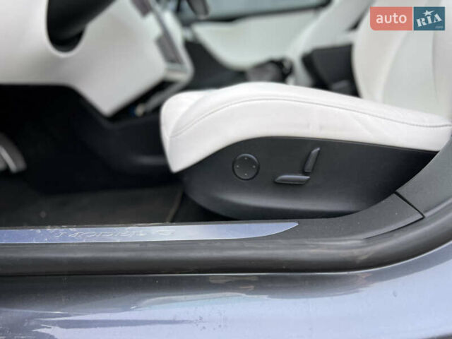 Серый Тесла Модель С, объемом двигателя 0 л и пробегом 97 тыс. км за 17499 $, фото 38 на Automoto.ua
