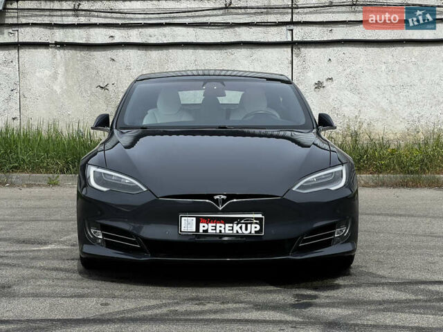 Серый Тесла Модель С, объемом двигателя 0 л и пробегом 97 тыс. км за 17499 $, фото 4 на Automoto.ua