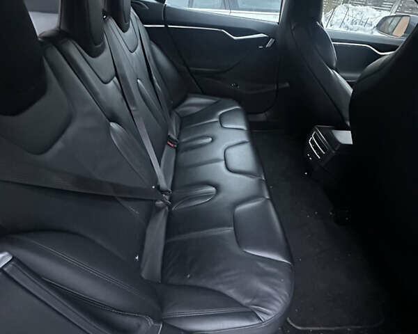 Серый Тесла Модель С, объемом двигателя 0 л и пробегом 145 тыс. км за 18500 $, фото 7 на Automoto.ua