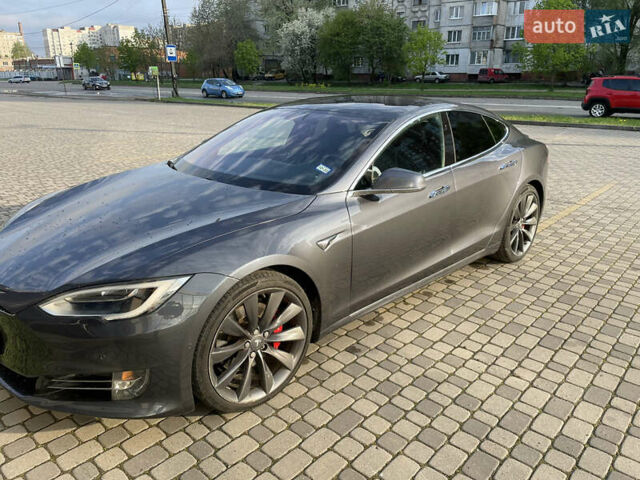 Тесла Модель С 2017 у Хмельницькому на Automoto.ua Сірий Тесла Модель С, об'ємом двигуна 0 л та пробігом 92 тис. км за 25888 $, фото 5 на Automoto.ua