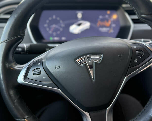 Серый Тесла Модель С, объемом двигателя 0 л и пробегом 132 тыс. км за 17200 $, фото 16 на Automoto.ua