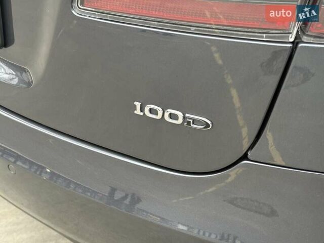 Серый Тесла Модель С, объемом двигателя 0 л и пробегом 111 тыс. км за 20500 $, фото 73 на Automoto.ua