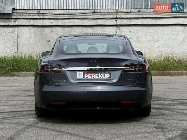 Серый Тесла Модель С, объемом двигателя 0 л и пробегом 97 тыс. км за 17499 $, фото 20 на Automoto.ua