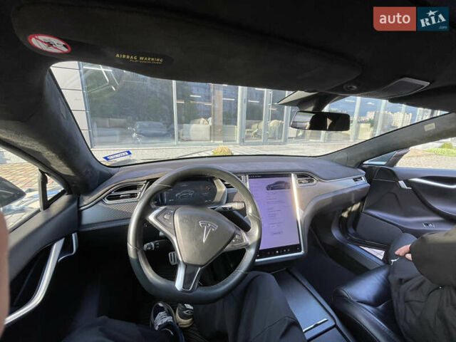 Тесла Модель С 2017 у Хмельницькому на Automoto.ua Сірий Тесла Модель С, об'ємом двигуна 0 л та пробігом 92 тис. км за 25888 $, фото 19 на Automoto.ua