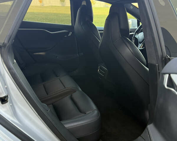 Серый Тесла Модель С, объемом двигателя 0 л и пробегом 132 тыс. км за 17200 $, фото 11 на Automoto.ua